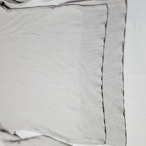 Tahari T Size Medium Grey Sweater 3/4 Sleeve - Picture 7 of 8